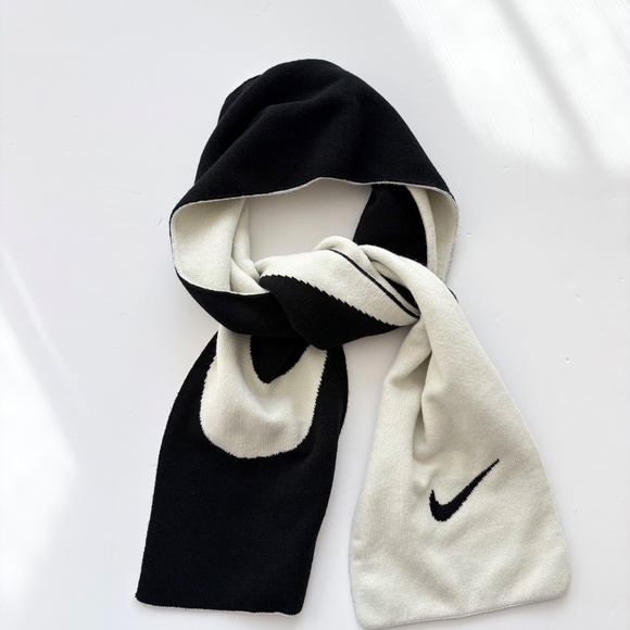 Nike swoosh reversible scarf - Picture 3 of 4